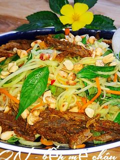 Hình của món Gỏi đu đủ khô bò.