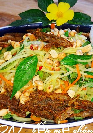 Hình của món Gỏi đu đủ khô bò.