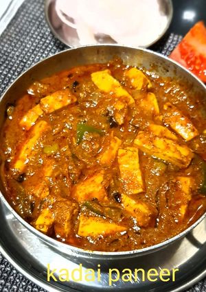 ઢાબા સ્ટાઈલ કઢાઈ પનીર (kadai paneer recipe in gujarati) રેસીપી મુખ્ય ફોટો