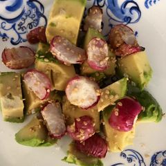A picture of Sesame avocado and radish on toast - vegan.