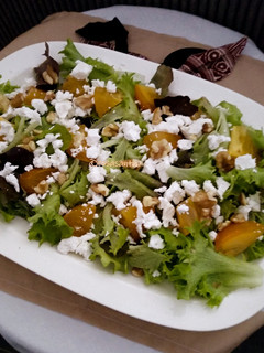 Foto de Salada de Alface e Dióspiro