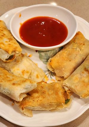 A picture of Chicken and Mixed Vegetables Spring Roll.