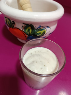 Una foto de Salsa de yogurt casera