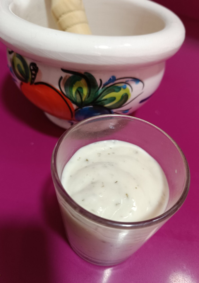 Una foto de Salsa de yogurt casera