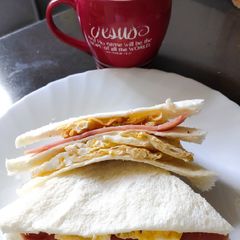 A picture of Ham and Egg Sandwich.