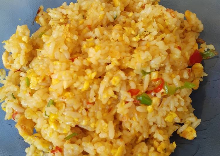 Nasi goreng kunyit