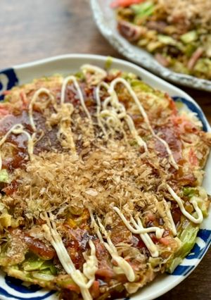 A picture of Japanese Squid Okonomiyaki Pancake.