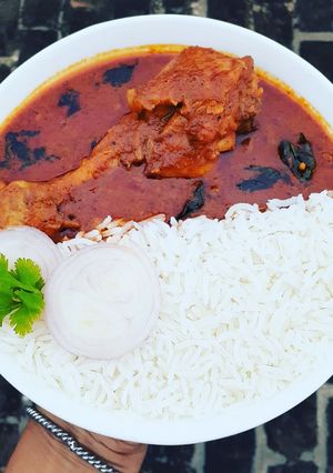 A picture of Chicken Curry.