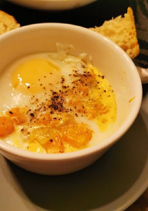 Une photo de Œuf cocotte à la crème de courge