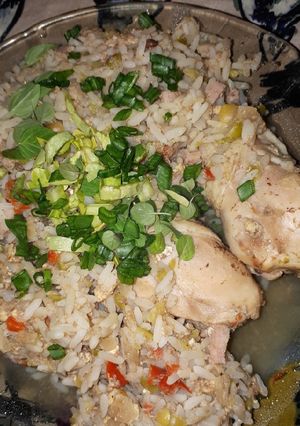 Una foto de Arroz frito con pollo en salsa de soja