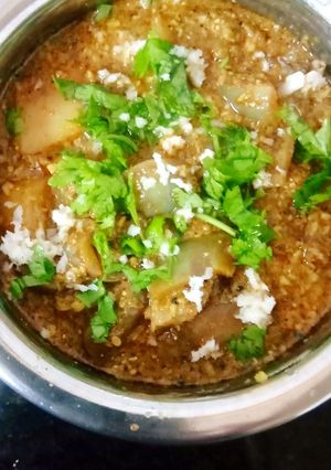 A picture of Brinjal Potato Masala curry.