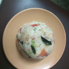 A picture of Rj special Tomato onion rawa upma.