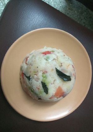 A picture of Rj special Tomato onion rawa upma.
