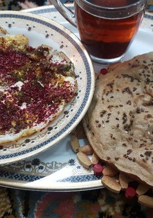 صورة لوصفة بيض بطريقتي مع خبز اسمر بلدي