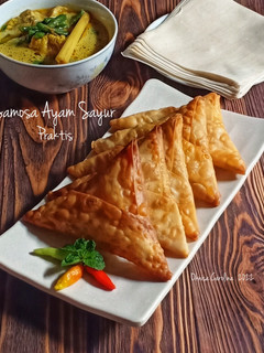 Foto resep Samosa Ayam Sayur Praktis