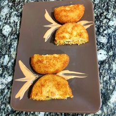 A picture of Pizza packet patties.
