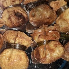 A picture of Samosas meat pouch.