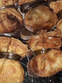 A picture of Samosas meat pouch.