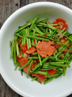 A picture of Stir-Fried Asparagus with Oyster Sauce.