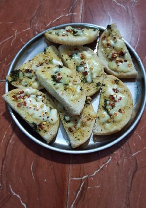 A picture of Garlic Bread.
