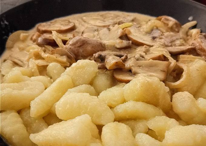 Gnocchi in Champignons-Sahne-Sauce