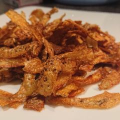 A picture of Fried Potato Peels.