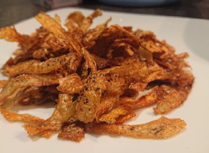 A picture of Fried Potato Peels.