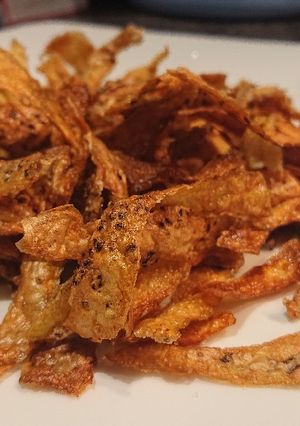 A picture of Fried Potato Peels.