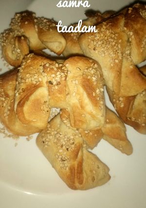 A picture of Bow tie buns.