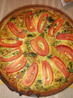 Una foto de ~ Quiche de verduras con jamón de York ~