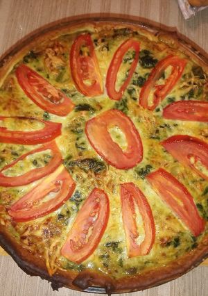Una foto de ~ Quiche de verduras con jamón de York ~