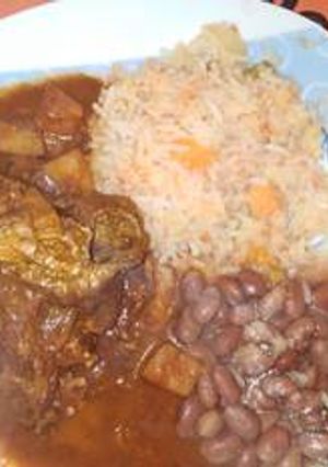 Una foto de Bistec de res en chile pasilla