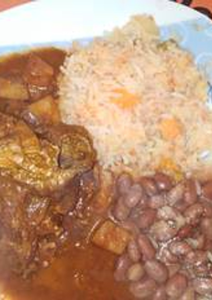 Una foto de Bistec de res en chile pasilla