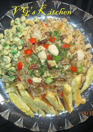A picture of ARROZ CHAUFA De POLLO -- Peruvian Chicken Fried Rice.