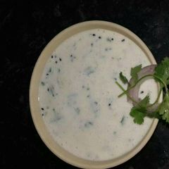 A picture of Curd garlic dip.