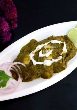 A picture of Palak Paneer | Cottage Cheese with Spinach Gravy.