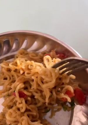 नूडल्स(noodle recipe in hindi) रेसिपी मुख्य फोटो
