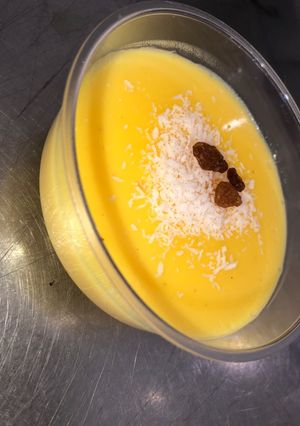 A picture of Custard pudding.