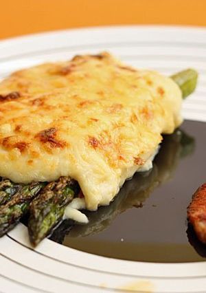 Foto principal de Espárragos verdes gratinados