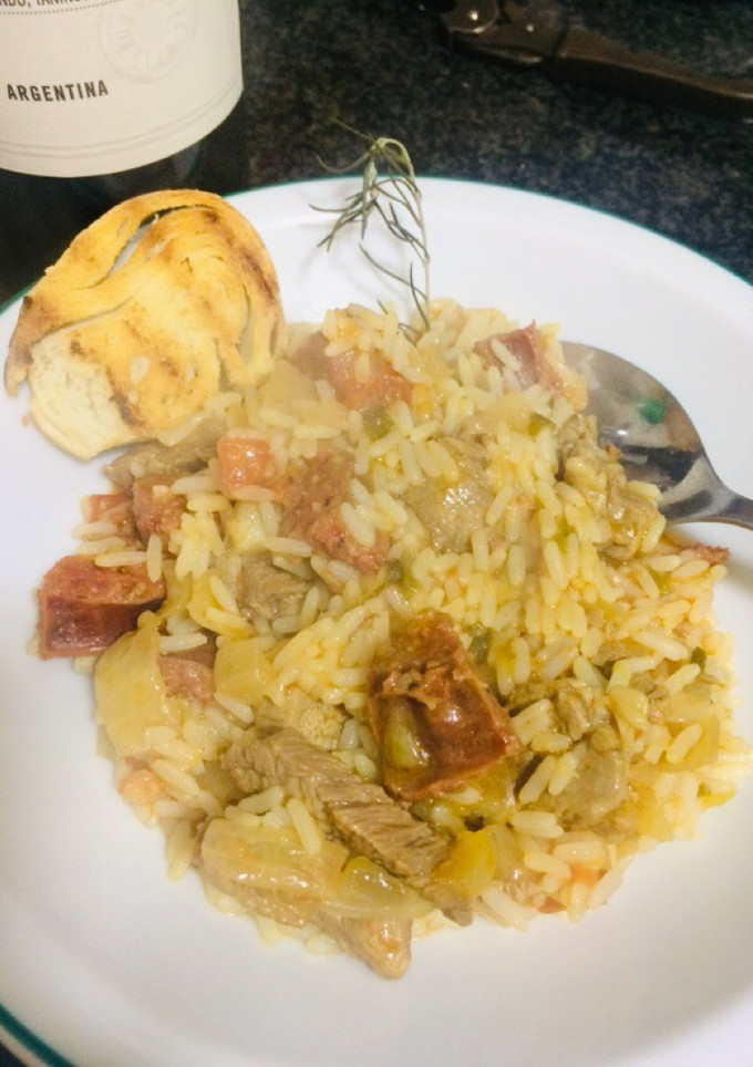Una foto de Arroz con chorizo
