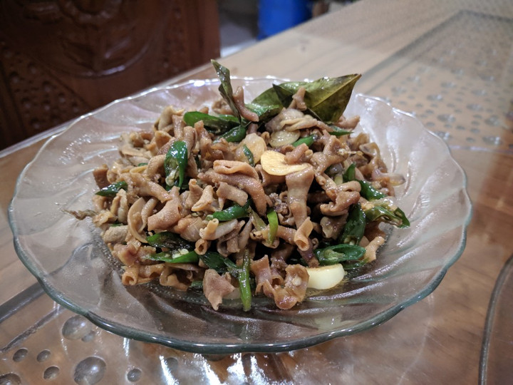 Cara Gampang Membuat Tumis Usus Ayam, Enak Banget