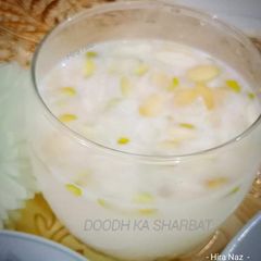 A picture of Doodh ka sharbat.