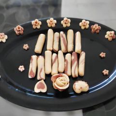 A picture of Cashew twist.