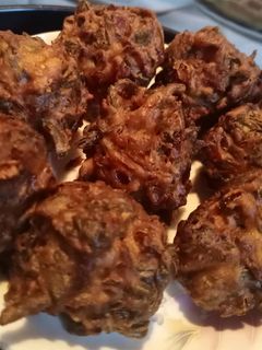 प्याज़ के पकौड़े (pyaz ke pakode recipe in Hindi) रेसिपी मुख्य फोटो