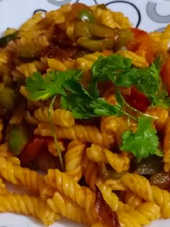 स्पाइसी पास्ता (इंडियन स्‍टाइल) (Spicy pasta (Indian style) recipe in hindi) रेसिपी मुख्य फोटो