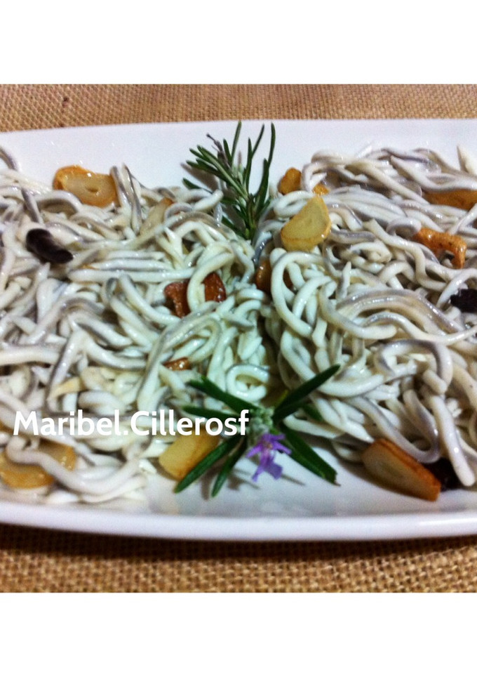 Una foto de Gulas al ajillo