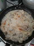 Pechuga de pollo en salsa de champiñones