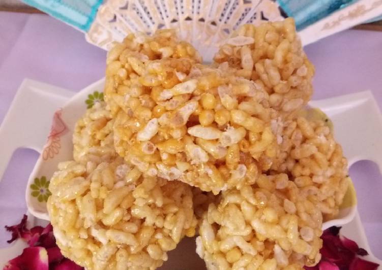 Murmure laddu (puffed rice laddoo)