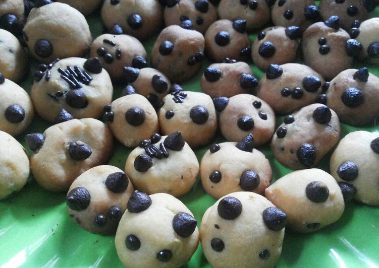 Panda ball cookies