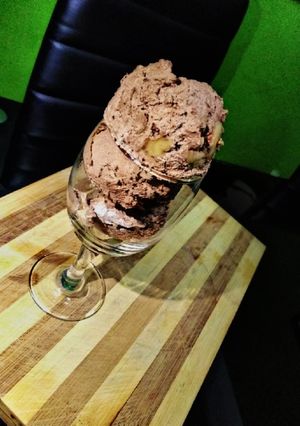 A picture of Chocolate,banana n groundnut icecream#weeklyjikonichallenge.